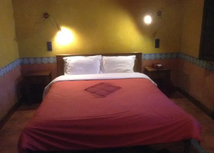 ホテル Astrovolia カランバカ